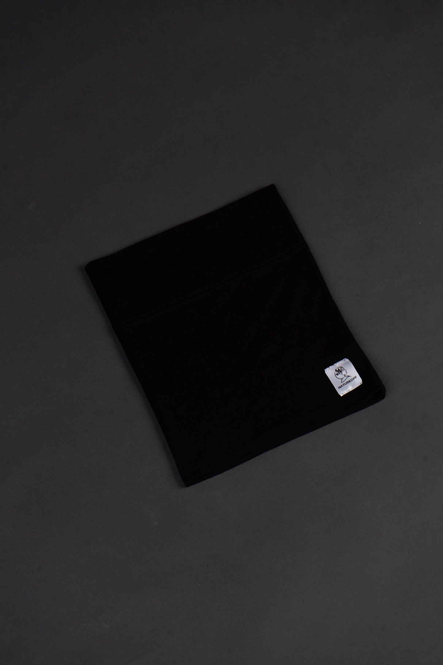 QUALITY BONNET - Black Beauty